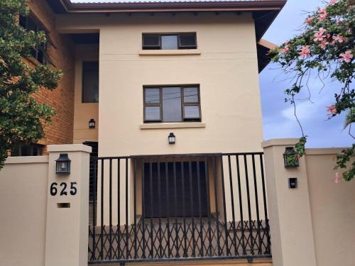 625 on Marine 5 min from beach — 4-Star Luxury Hotel in Durban, South Africa