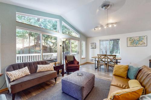 Harstine House — 4-Star Luxury Hotel in Shelton, United States