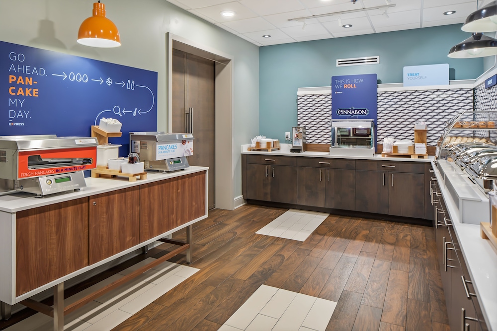 Holiday Inn Express Atlanta Airport College Park by IHG - photo 15
