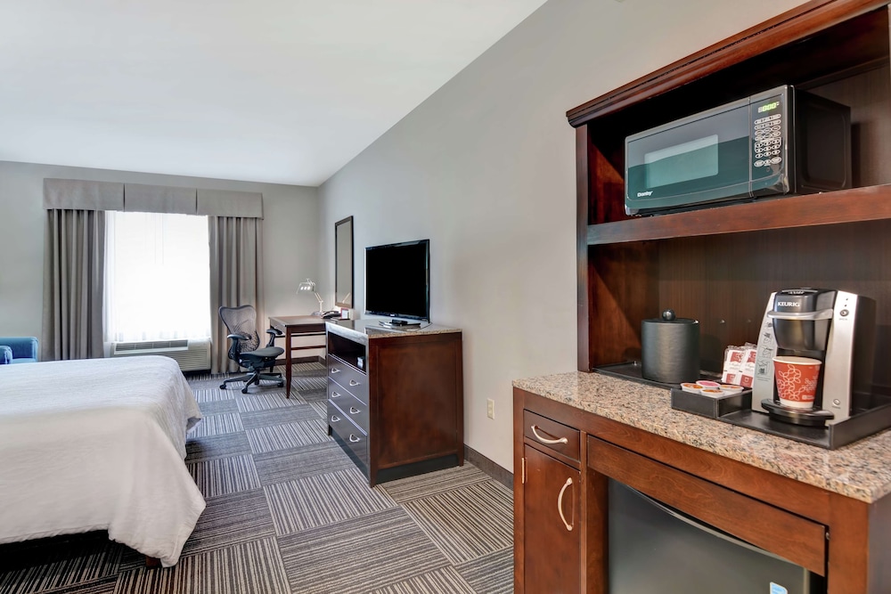 Hilton Garden Inn Fayettevile - photo 17