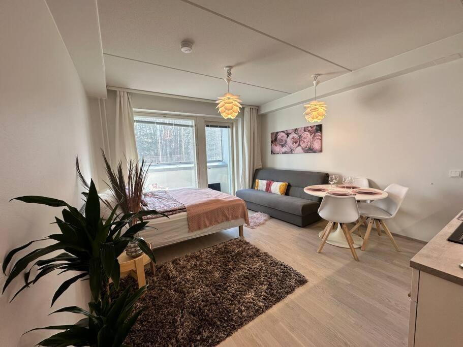 Aurora Home Finnoo Espoo studio near to metro easy to reach Helsinki and Otaniemi Aalto University and Iso Omena shopping center — 4-Star Luxury Hotel in Espoo, Finland