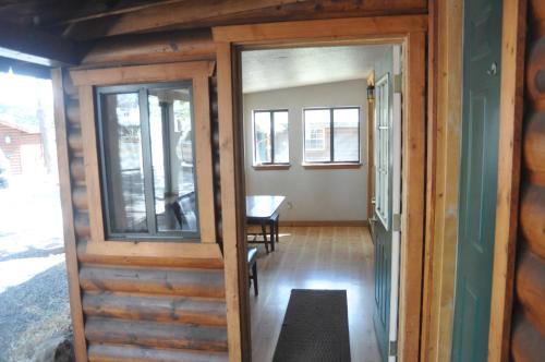 Nine Pines Motel - photo 24