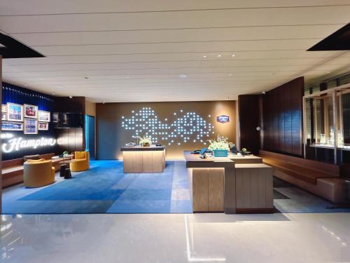 Hampton by Hilton Shenzhen Futian Port — 4-Star Luxury Hotel in Shenzhen, People's Republic of China