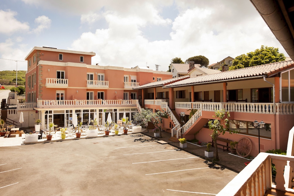 Hotel El Refugio 3 Estrellas — Novales