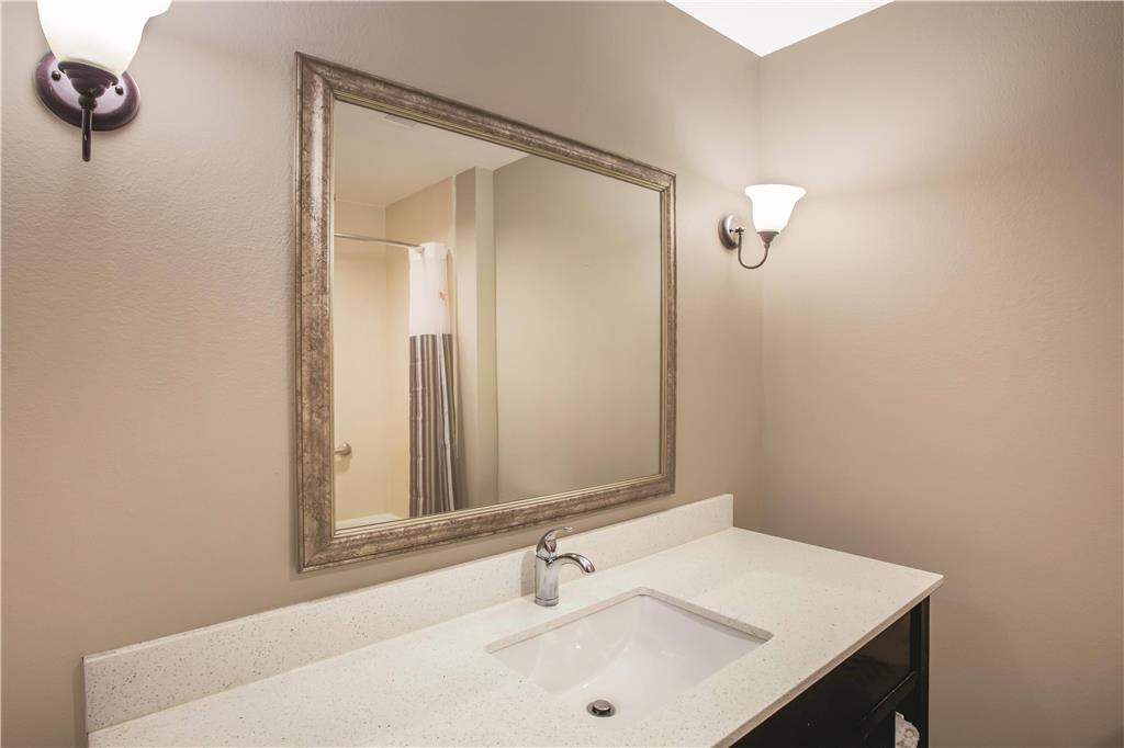 La Quinta Inn & Suites by Wyndham Baton Rouge Denham Springs - photo 19