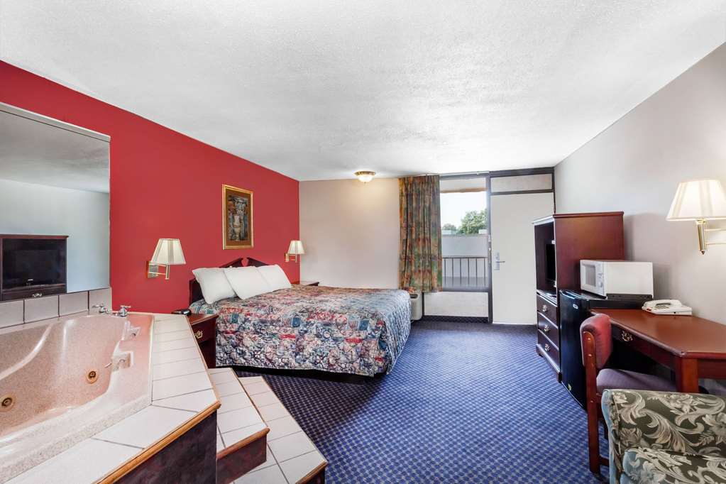 Days Inn by Wyndham Martin - photo 8