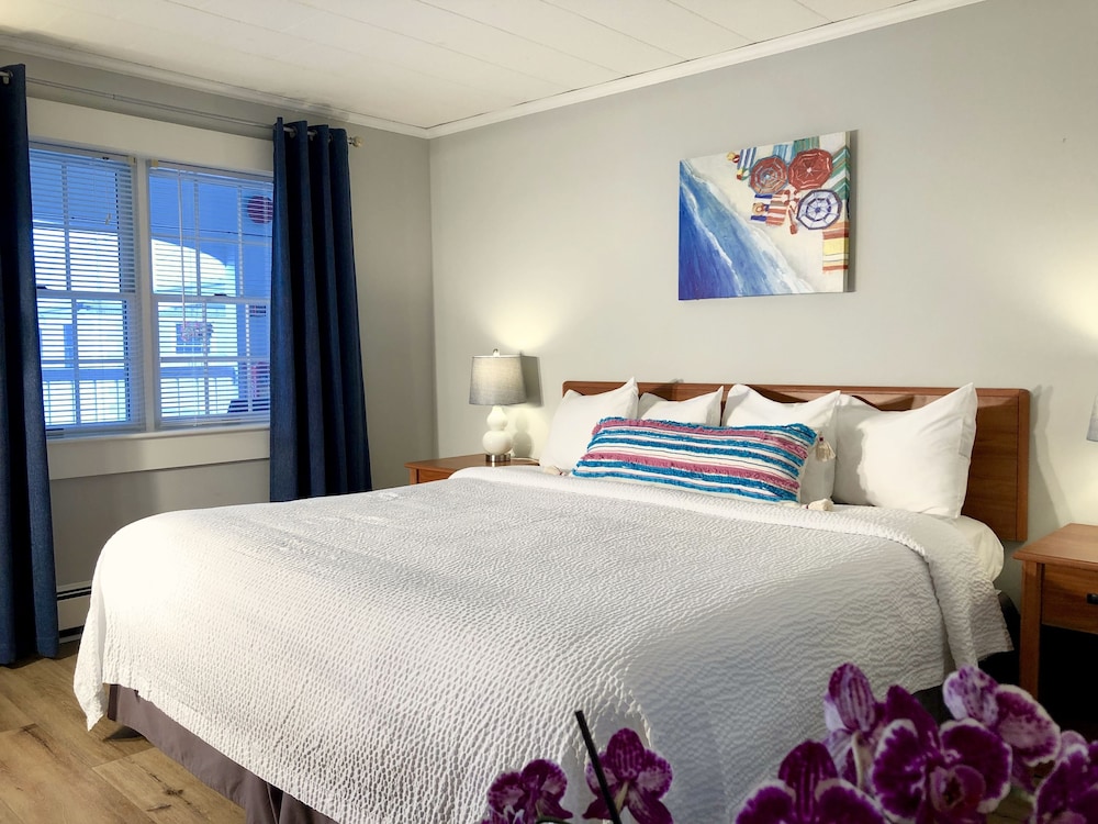 Hyannis Inn - photo 18