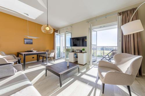 Dünenlounge 5 Sterne Ferienwohnung mit West Balkon und fantastischem Blick über den Deich — 4-Star Luxury Hotel in Wustrow, Germany