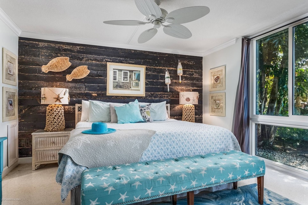 Kingston Arms 2nd Floor Walk to Beach — 4-Star Luxury Hotel in Sarasota, United States