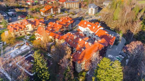 Wonder Home Apartament Cud Malina z kominkiem klimatyzacją i widokiem na Karkonosze blisko centrum stoku restauracji aquaparku — 4-Star Luxury Hotel in Karpacz, Poland