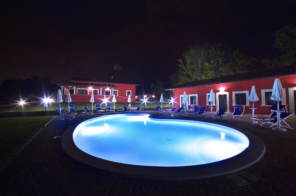 Agriturismo Borgo Imperiale — 4-Star Luxury Hotel in Valmontone, Italy