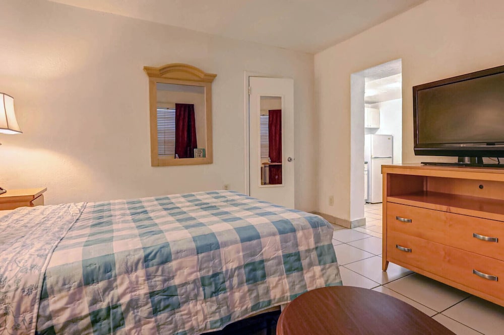 Richard's Motel - photo 34