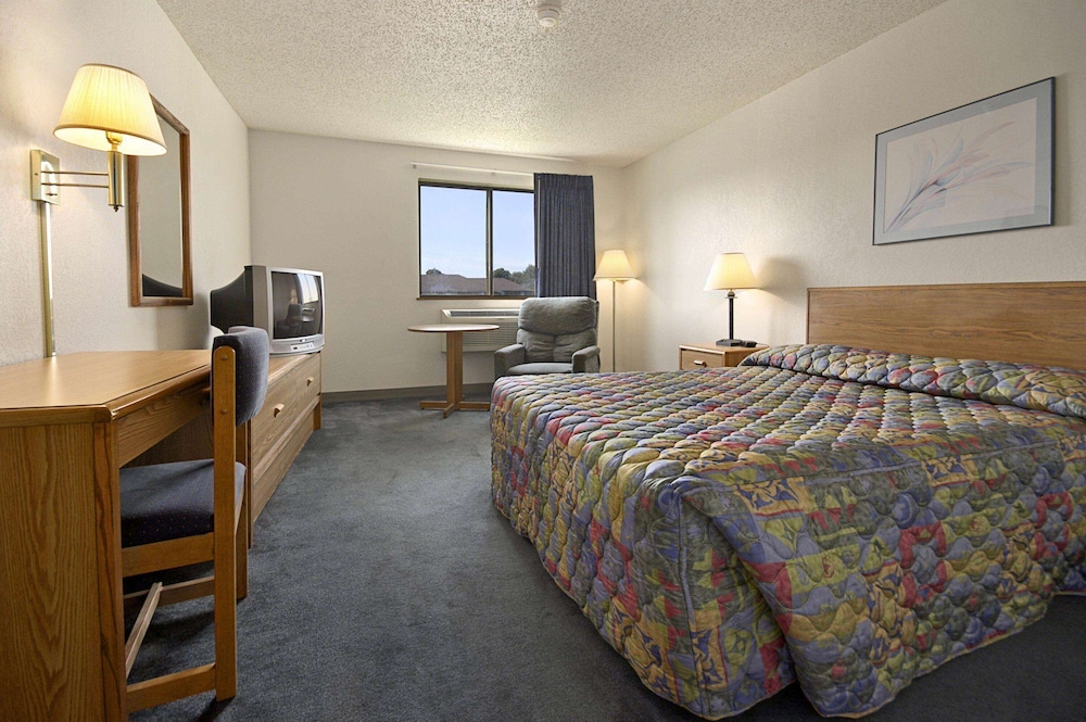 Super 8 Springfield North I 44 - carbon neutral hotel in Springfield