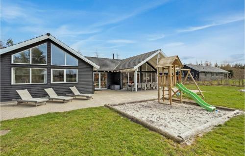 Gorgeous Home In Glesborg With Sauna — 5-Star Luxury Hotel in None, Denmark