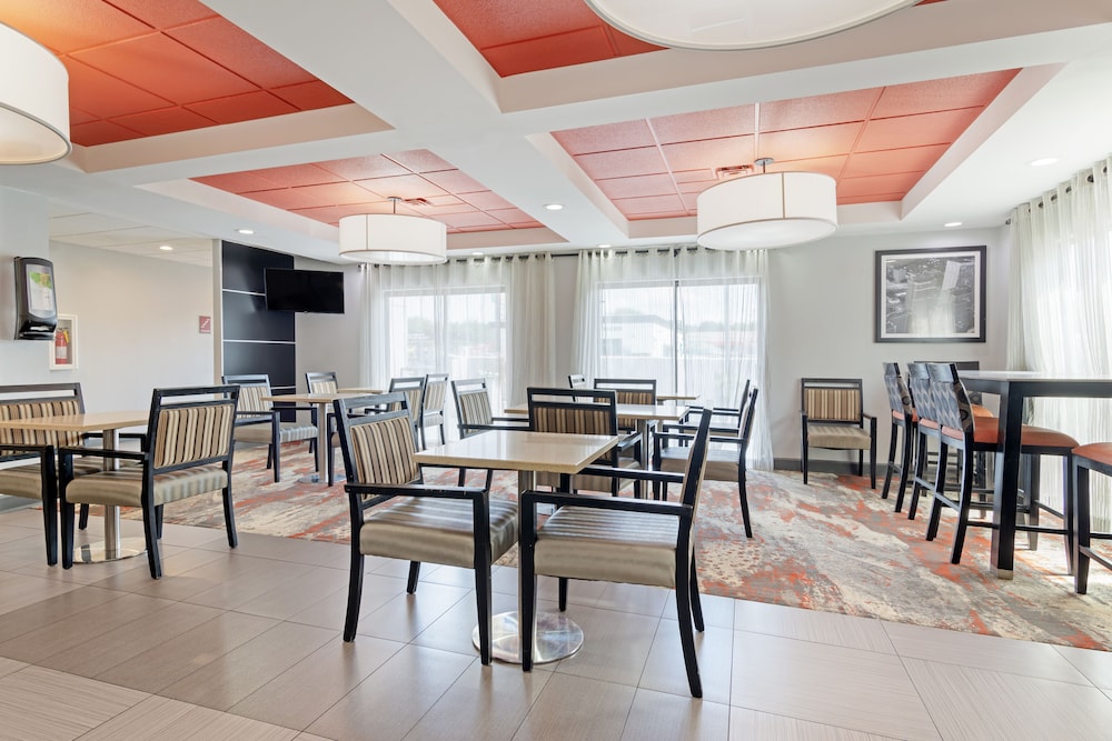 Comfort Inn & Suites Carrollton - photo 37