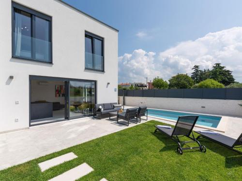 Holiday Home Villa Valero by Interhome — 4-Star Luxury Hotel in Novigrad, Croatia