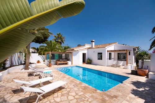 Villa Lagarta by Holiday Rentals Villamar — 4-Star Luxury Hotel in Moraira, Spain