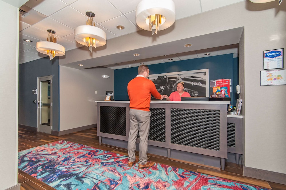 Hampton Inn Norwich - photo 7