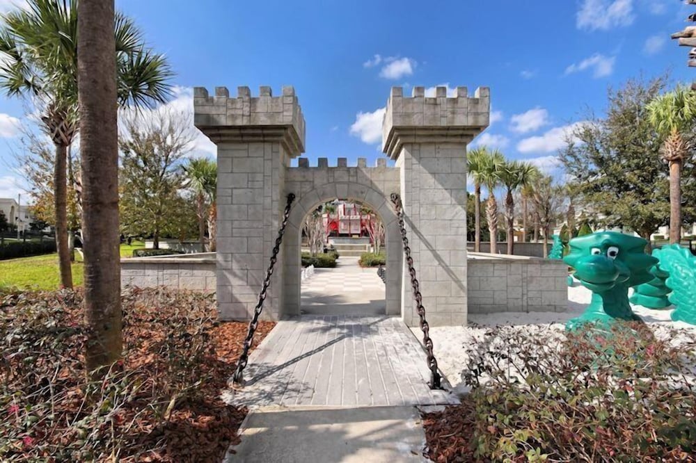 Disney Holiday Palace - photo 15