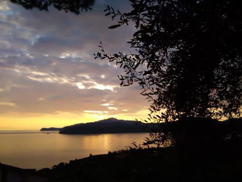 La casa dei nonni services included servizi inclusi — 4-Star Luxury Hotel in Capoliveri, Italy