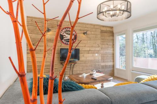 ST JORIOZ Art by the River 3 chambres et Jardin LLA Selections by LocationlacAnnecy — 4-Star Luxury Hotel in Saint-Jorioz, France
