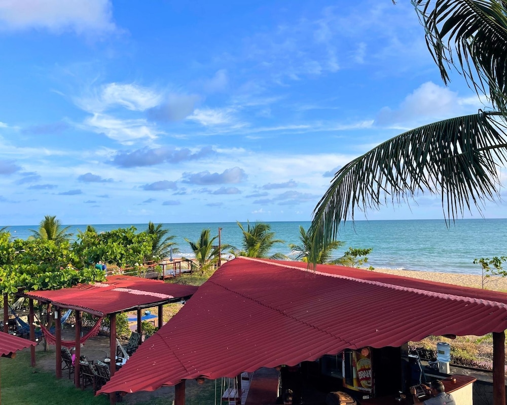 Pousada Manaí e Beach Club — hotel in Barra De Santo Antonio