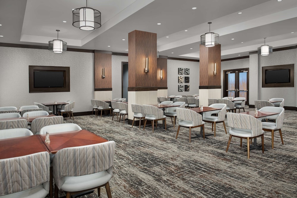 Embassy Suites Springfield - photo 33