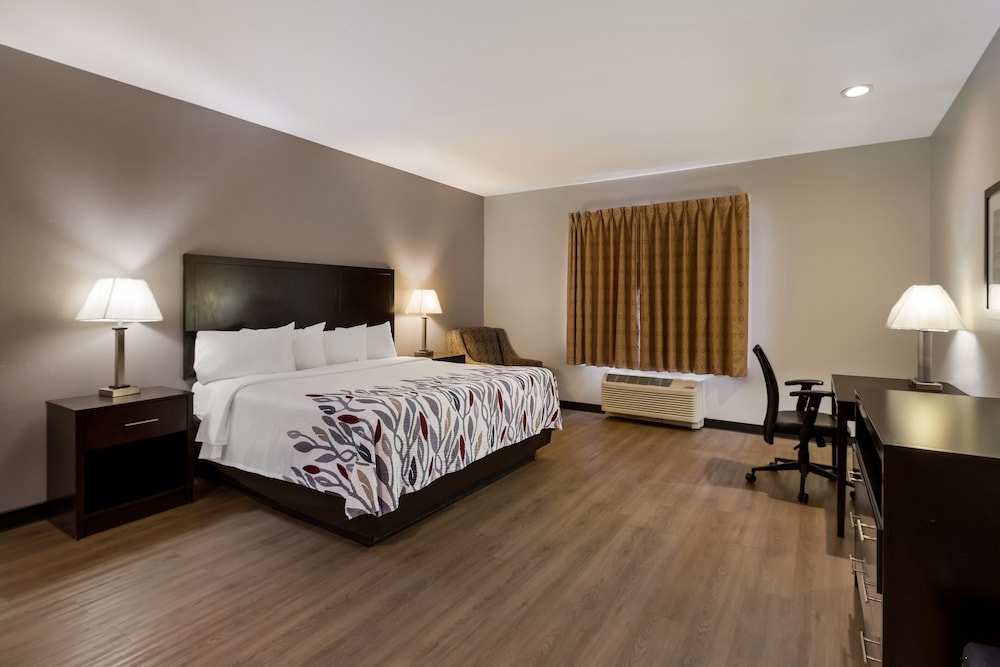 Red Roof Inn Pecos - photo 20
