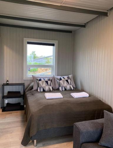 Bright Cabin close to RVK w Hot Tub