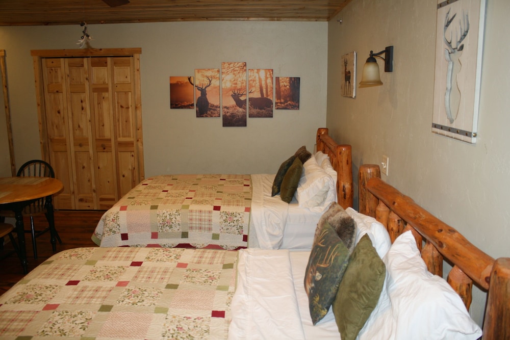The Historic Wapiti Lodge - photo 28