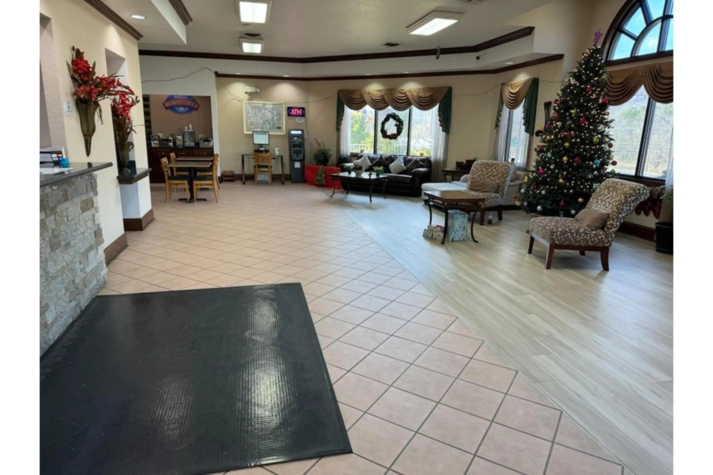 Travelodge by Wyndham Harriman - photo 12