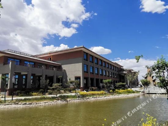 Bailu Hidden Holiday Hotel in Jiayuguan, People's Republic of China