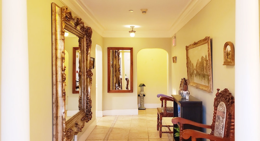 Santa Paula Inn - photo 42