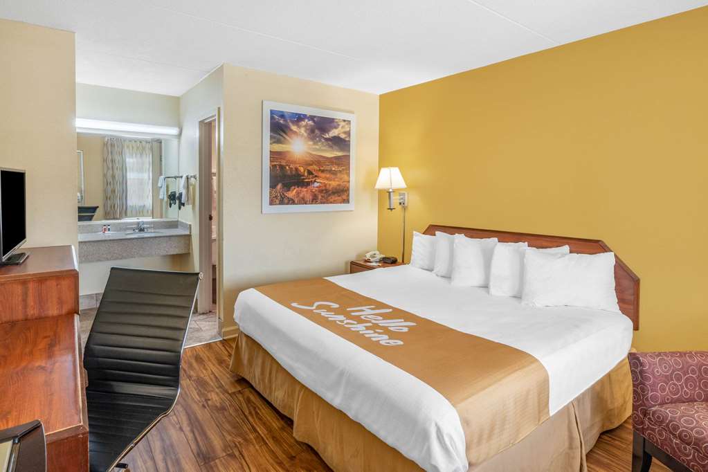 Days Inn by Wyndham Clarksville TN - photo 30