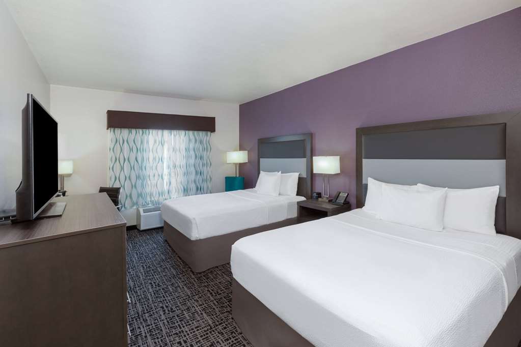 La Quinta Inn & Suites by Wyndham Rockwall - photo 9