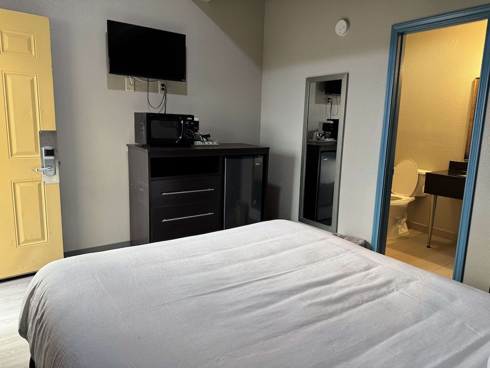 Executive Inn Crystal City - photo 13