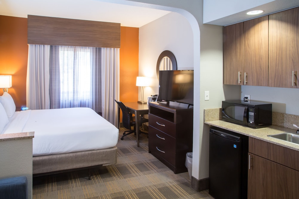 Holiday Inn Express Hotel & Suites Oxford by IHG - photo 11