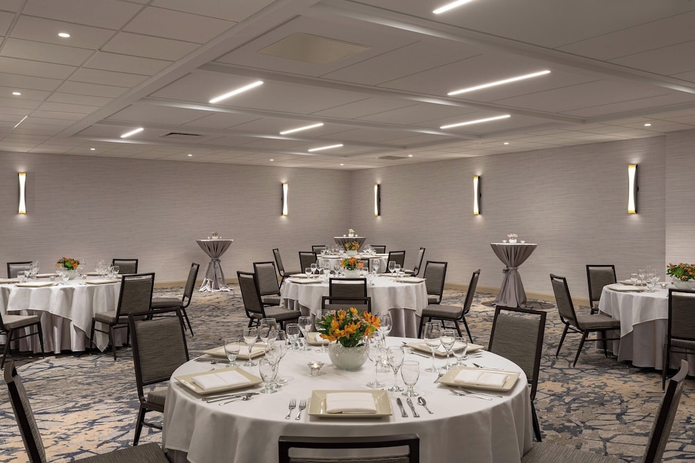 Sheraton Charlotte Airport Hotel - photo 37
