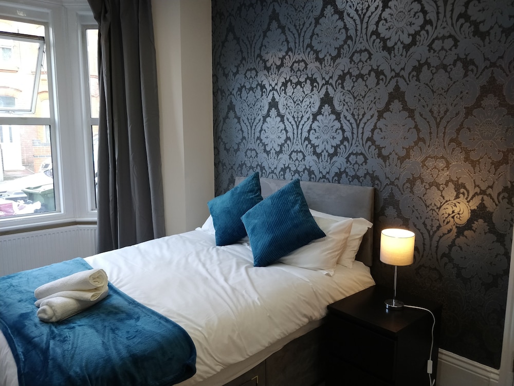 Premier - carbon neutral hotel in Asha
