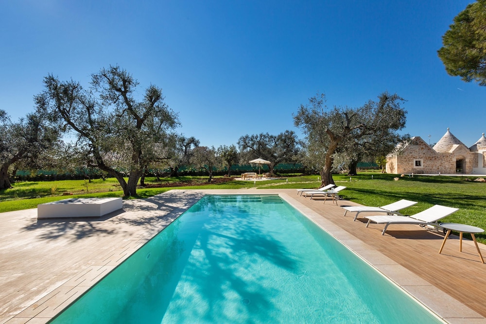 2220 Trulli Biancapetra by Perle di Puglia — 4-Star Luxury Hotel in Francavilla Fontana, Italy