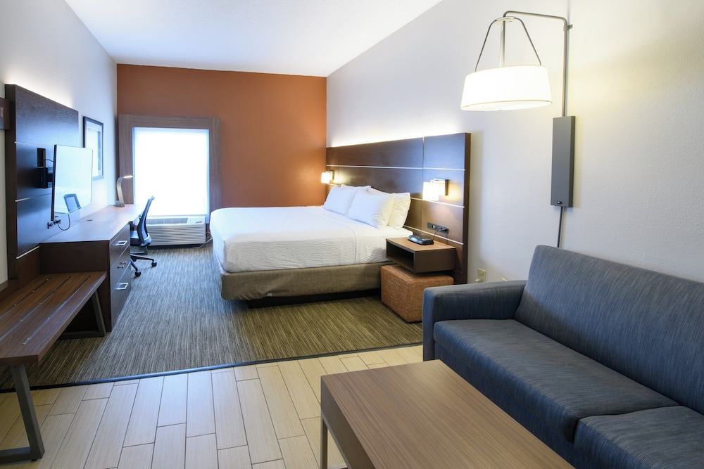 Holiday Inn Express Hotel & Suites Blythewood by IHG - photo 12