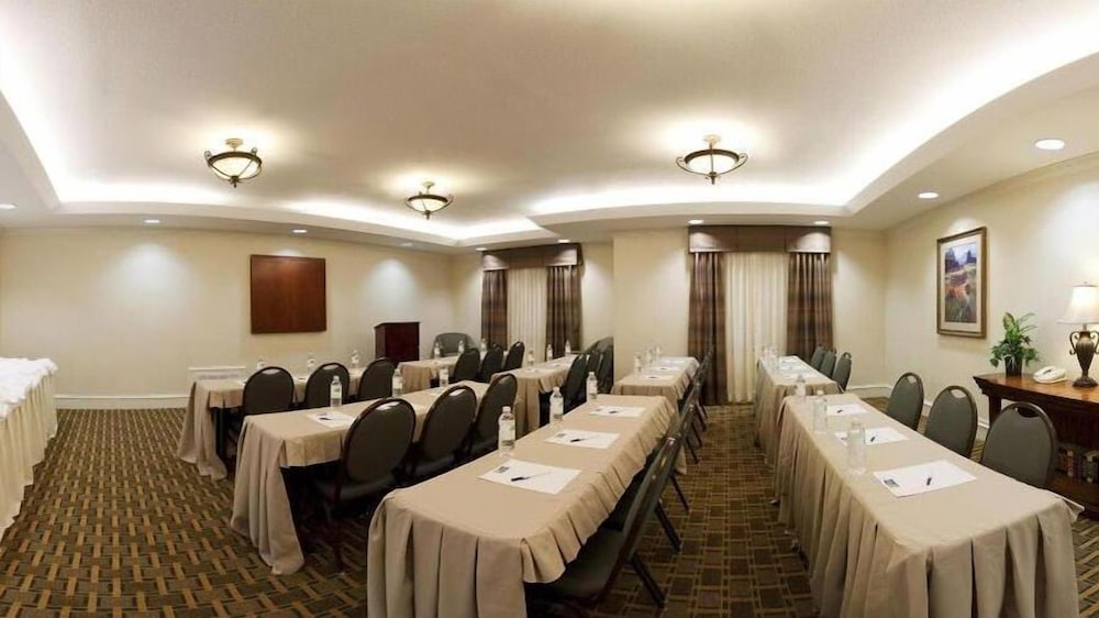 Holiday Inn Express & Suites Waxahachie by IHG - photo 46