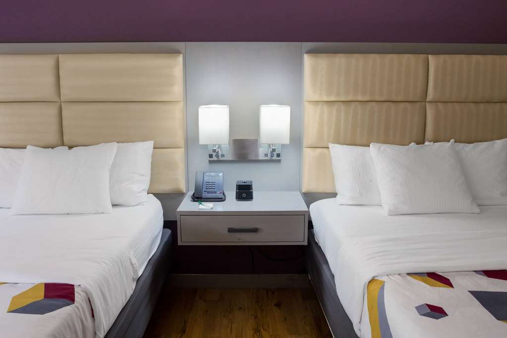 La Quinta Inn & Suites by Wyndham Mobile Daphne - photo 19