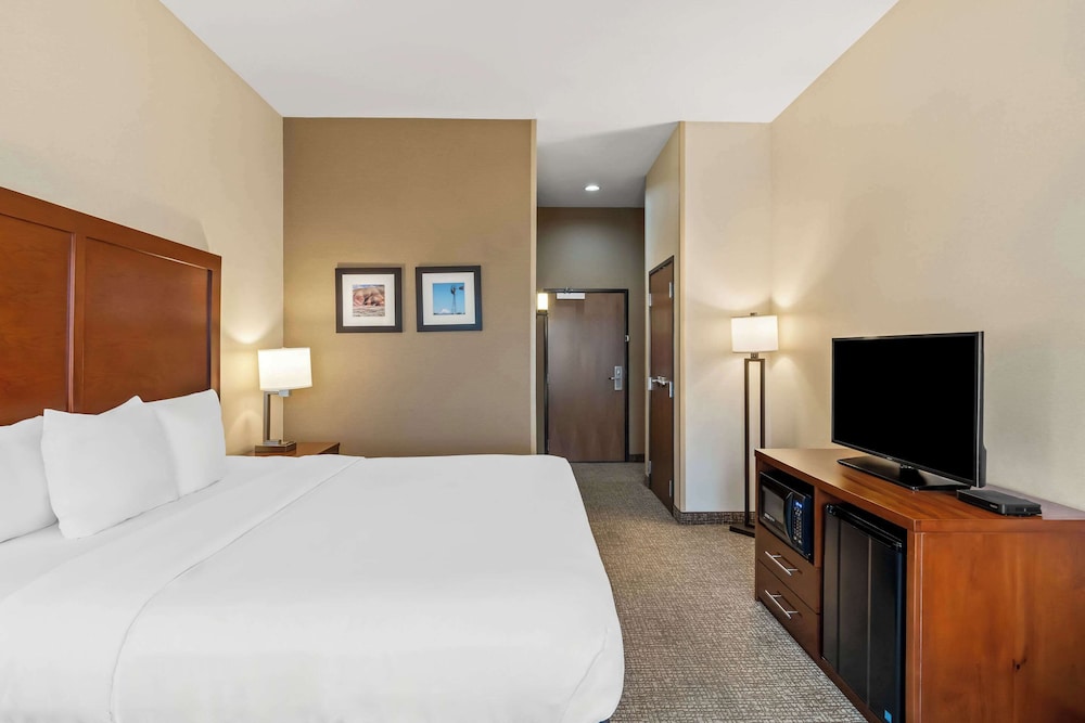 Comfort Inn & Suites Hermiston South - photo 5