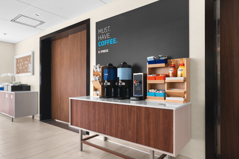 Holiday Inn Express & Suites Suisun City by IHG - photo 38