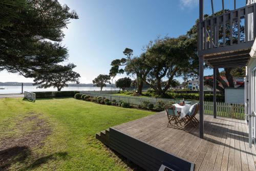Wairangi Beach Cottage Paihia Beach House — 4-Star Luxury Hotel in Paihia, New Zealand