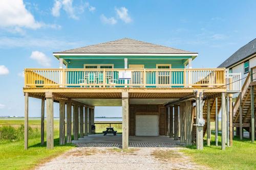 The Blue Crab Beach Retreat & Chill Spot — hotel in Surfside Beach