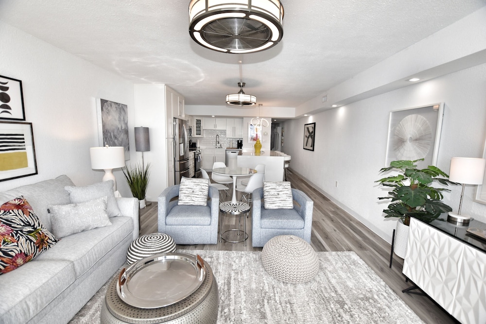 0607 Waters Edge Resort 1 Bedroom Condo by Redawning - photo 16