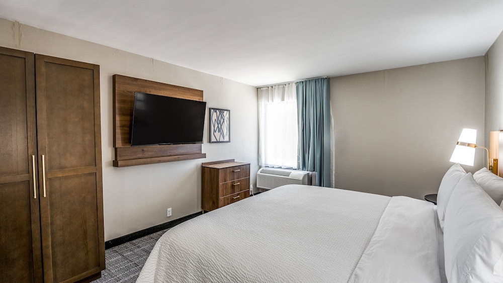 Staybridge Suites Dallas Market Ctr Love Field by IHG - photo 21