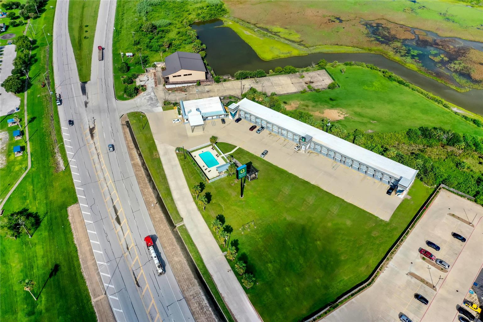 Quality Inn & Suites Port Lavaca Near Lighthouse Beach - photo 7
